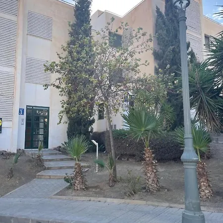 En Con Vistas Al Mar.