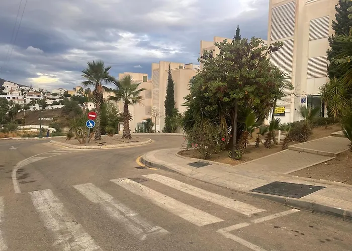 En Con Vistas Al Mar. * نيرخا